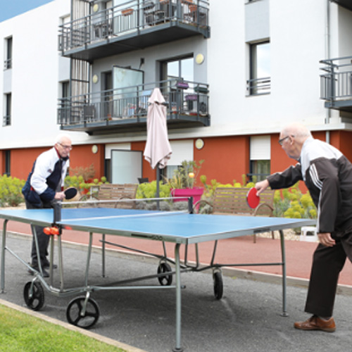ping-pong-activité-residence-senior-les-sables-d-olonne